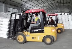 3噸叉車物流倉庫作業